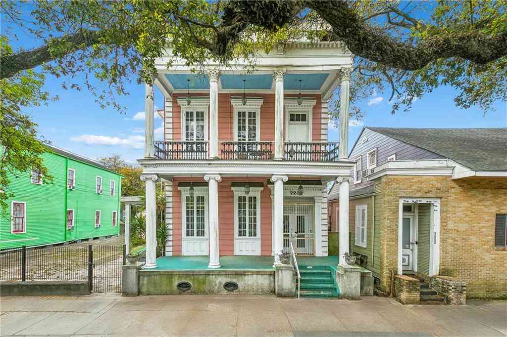 Homes For Sale - 2232 Esplanade Avenue<br/> New Orleans, LA 70119