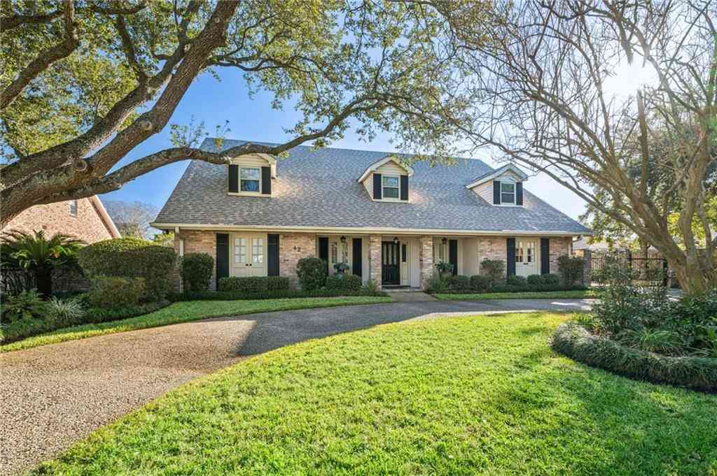Homes For Sale - 42 Chateau Palmer Drive<br/> Kenner, LA 70065