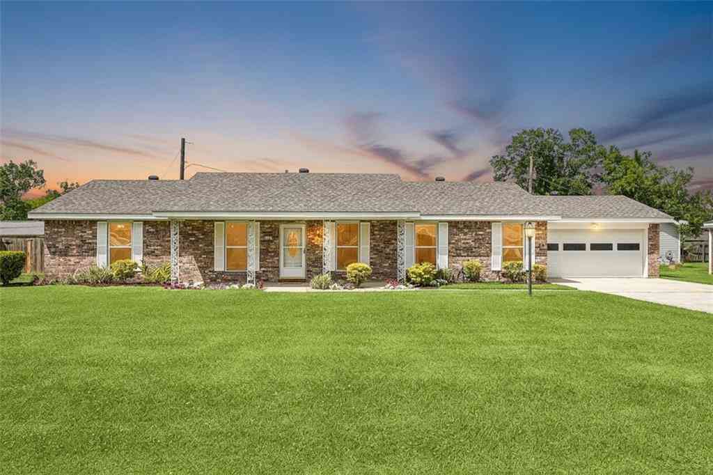 Homes For Sale - 14 Patricia Court<br/> Luling, LA 70070
