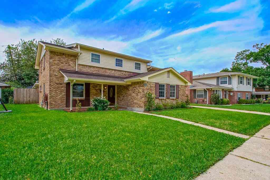 Homes For Sale - 2390 Beck Street<br/> New Orleans, LA 70131