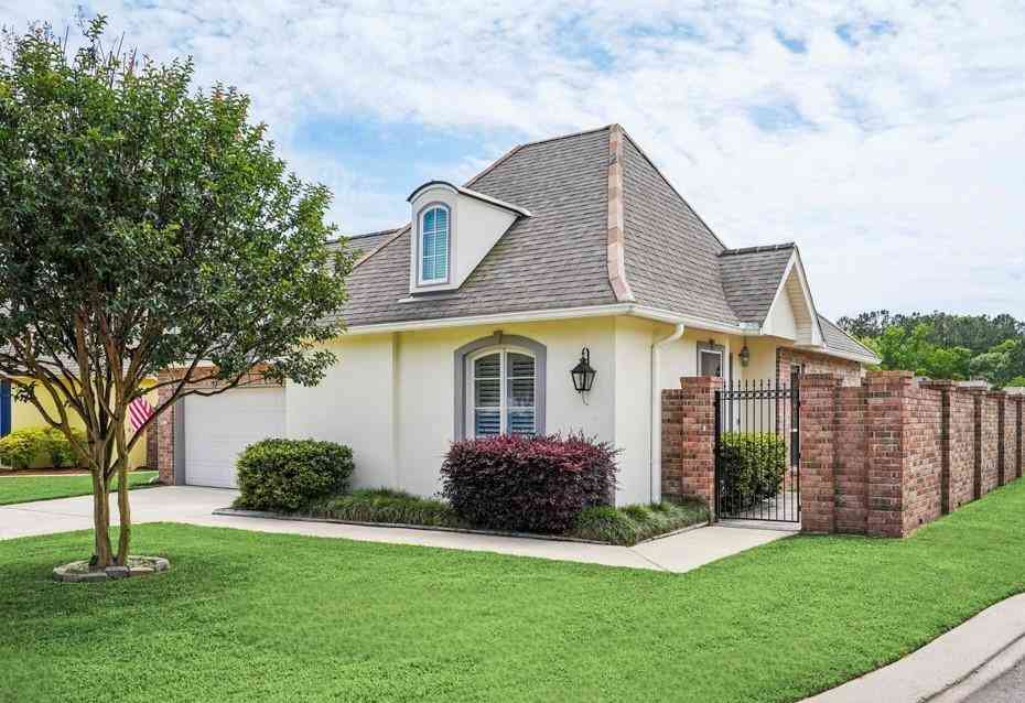 Homes For Sale - 116 Mount Carmel Court<br/> Covington, LA 70435