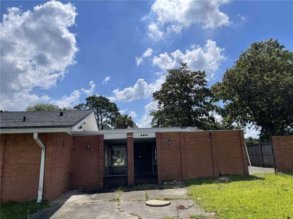 Homes For Sale - 2203 Louisiana Drive<br/> Iberia County, New Iberia, LA 70560