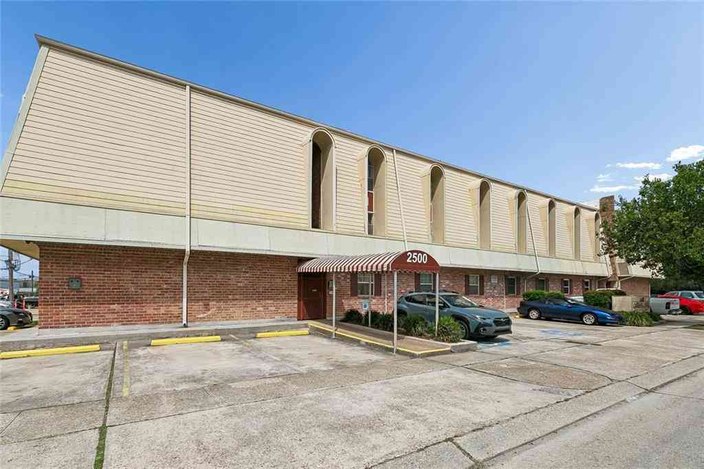 Condo For Sale - 2500 Houma Boulevard #315<br/> Metairie, LA 70001
