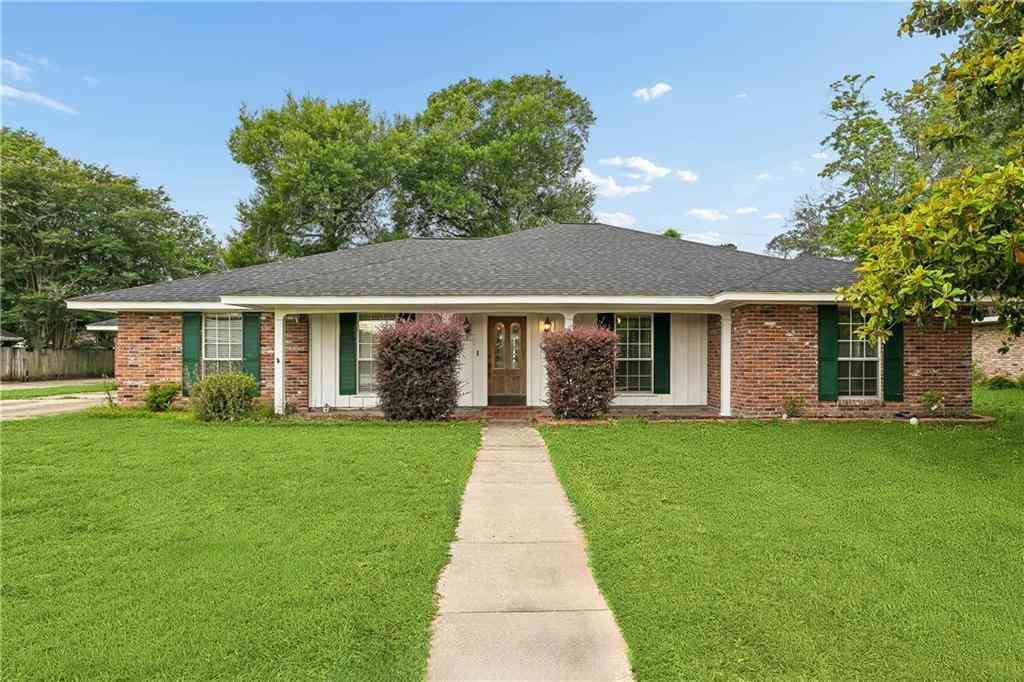 Homes For Sale - 1000 Rue Chalet<br/> Hammond, LA 70403