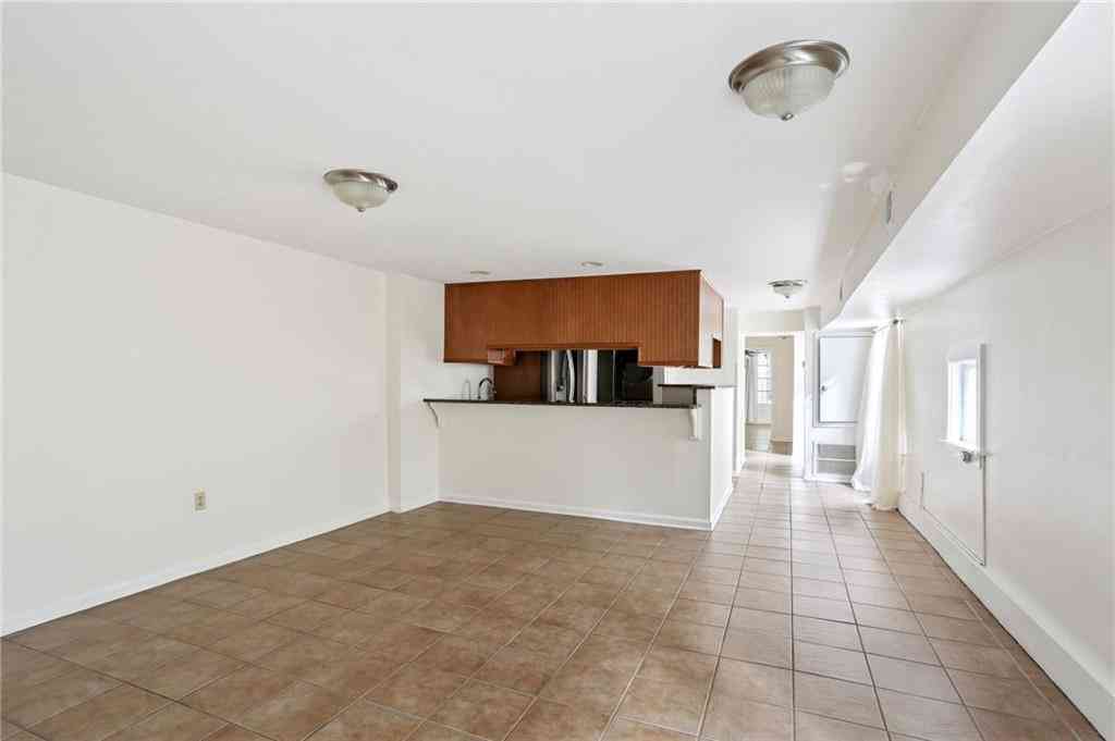 Condo For Rent - 4409 Carondelet Street #B<br/> New Orleans, LA 70115