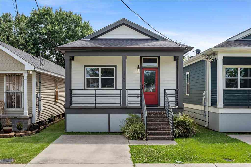 Homes For Sale - 1820 Palfrey Street<br/> Gretna, LA 70053