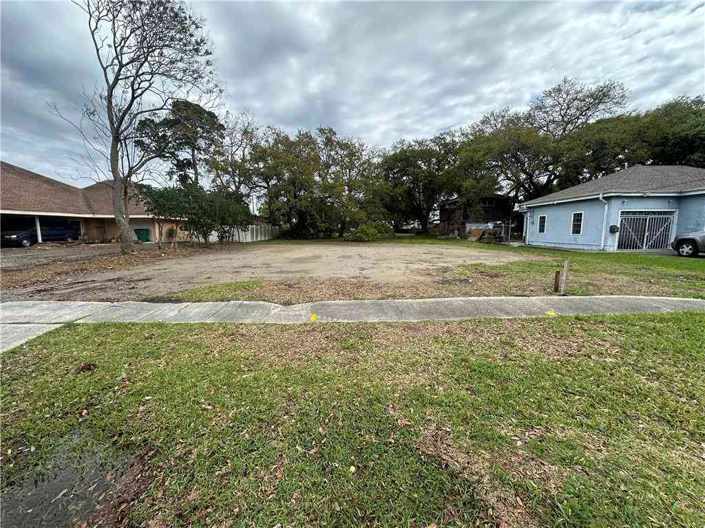Vacant Land For Sale - 65 Willow Drive<br/> Gretna, LA 70053