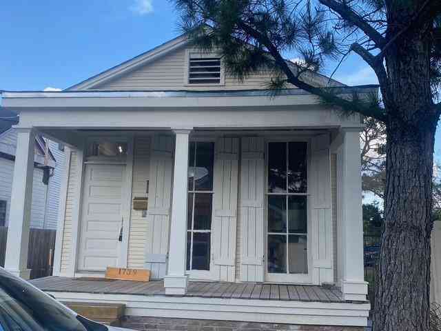 Homes For Sale - 1739 Port Street<br/> New Orleans, LA 70117