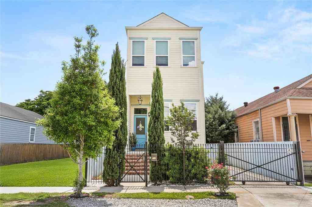 Homes For Sale - 3512 Loyola Avenue<br/> New Orleans, LA 70115