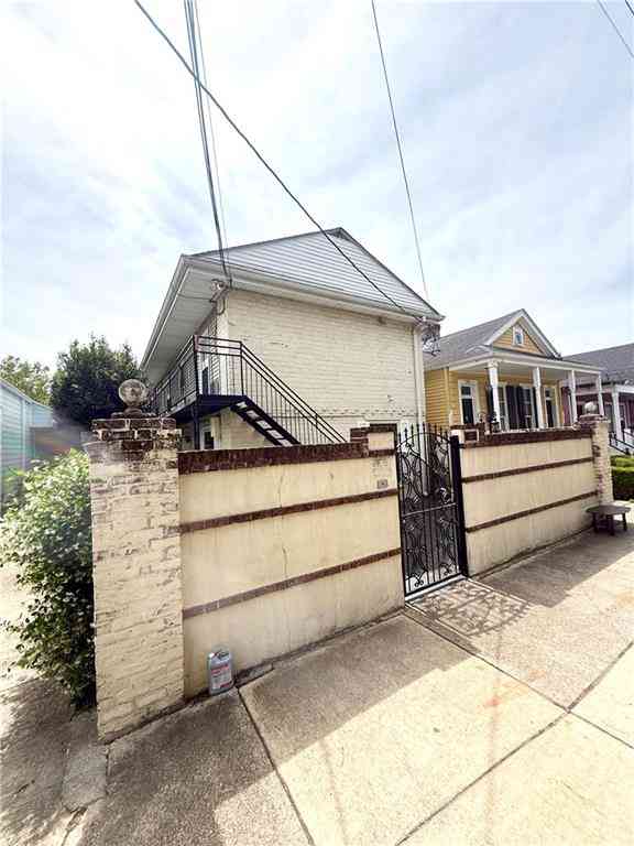 Condo For Sale - 257 Cherokee Street #2<br/> New Orleans, LA 70118