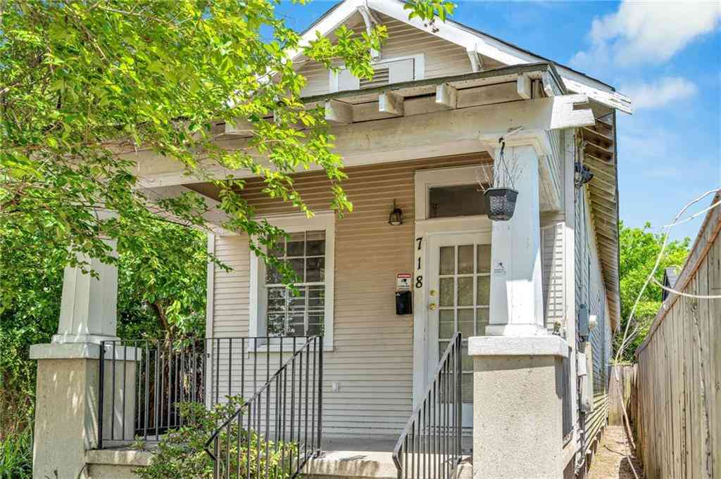Homes For Sale - 718 Homer Street<br/> New Orleans, LA 70114