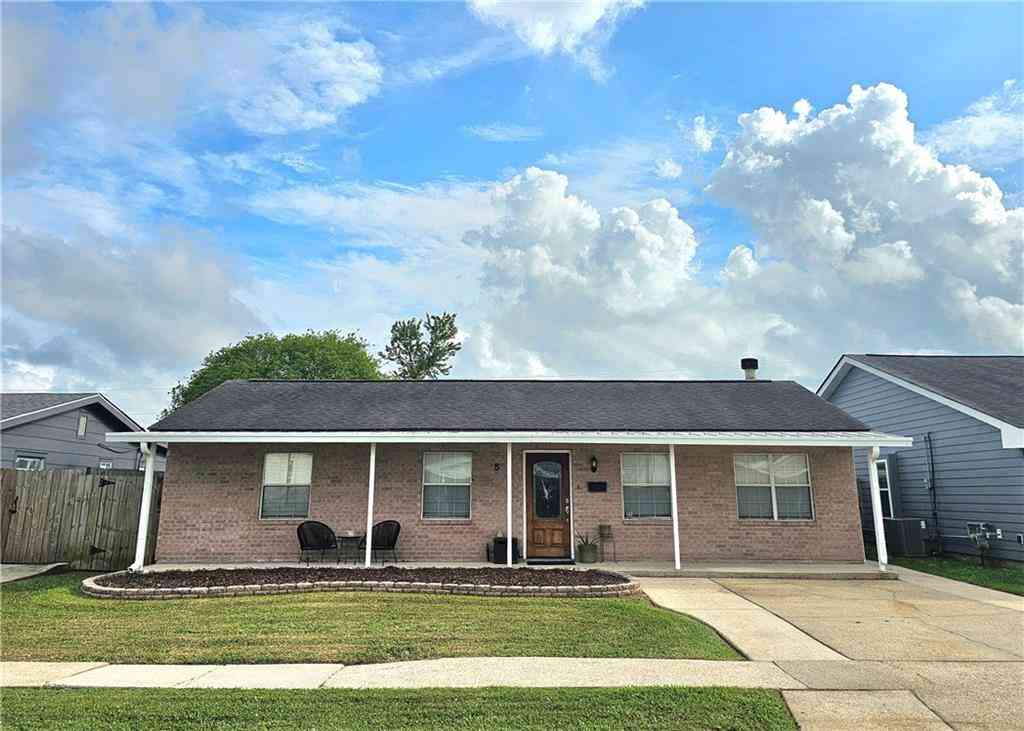 Homes For Sale - 5 Cedar Lane<br/> Gretna, LA 70053