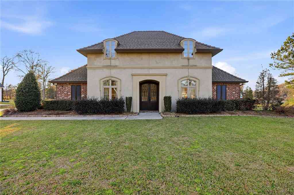Homes For Sale - 42569 Clover Leaf Drive<br/> Hammond, LA 70403