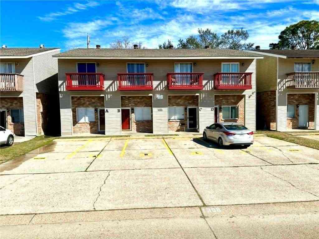 Townhouse For Rent - 1308 Cartier Drive #B<br/> Saint John County, La Place, LA 70068