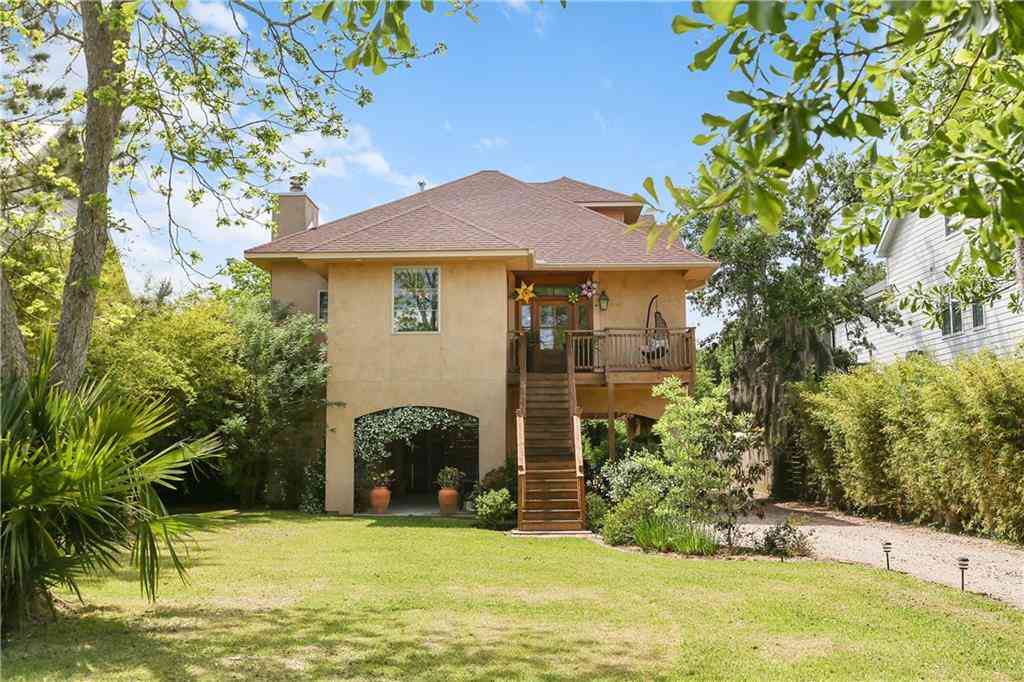 Homes For Sale - 1124 Main Street<br/> Madisonville, LA 70447
