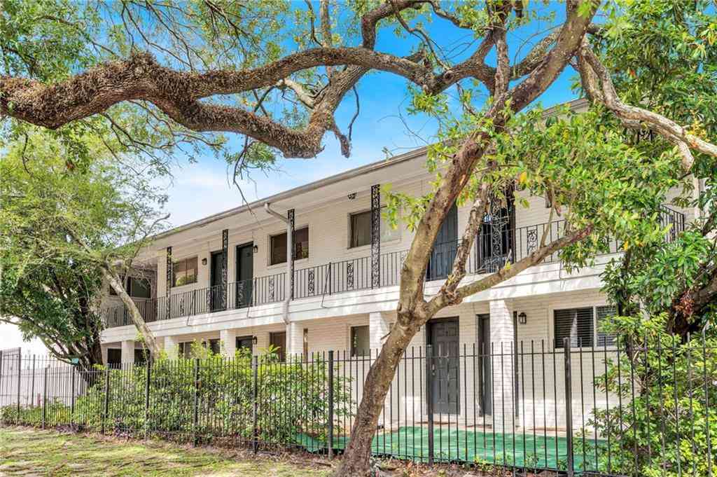 Condo For Sale - 1901 Prytania Street #2<br/> New Orleans, LA 70130