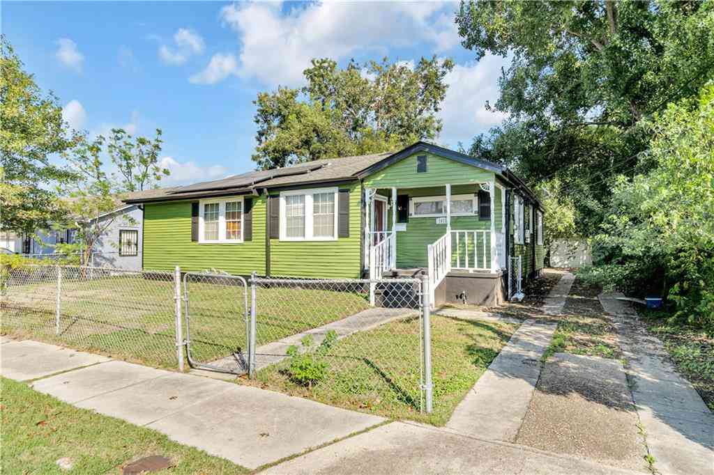 Homes For Sale - 1613 Clouet Street<br/> New Orleans, LA 70117
