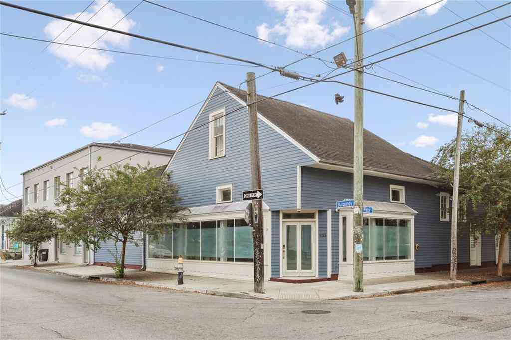 Homes For Sale - 3308 Burgundy Street<br/> New Orleans, LA 70117