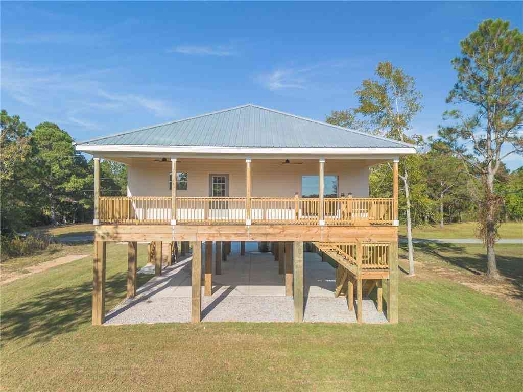 Homes For Sale - 233 Farrar Lane<br/> Waveland, MS 39576