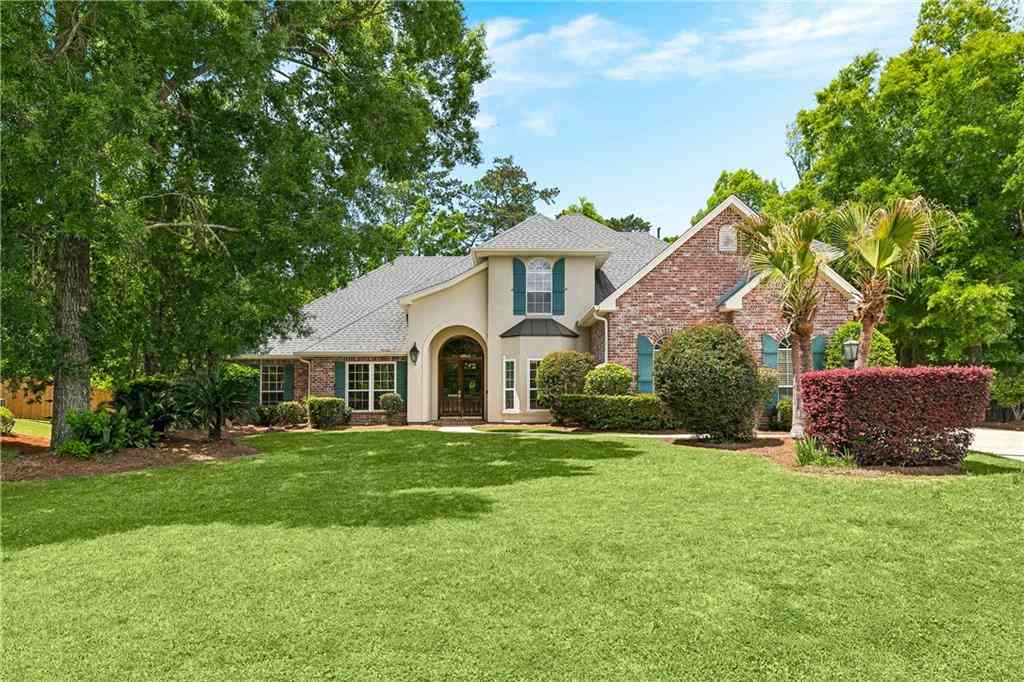 Homes For Sale - 1 Spanish Moss Court<br/> Mandeville, LA 70471