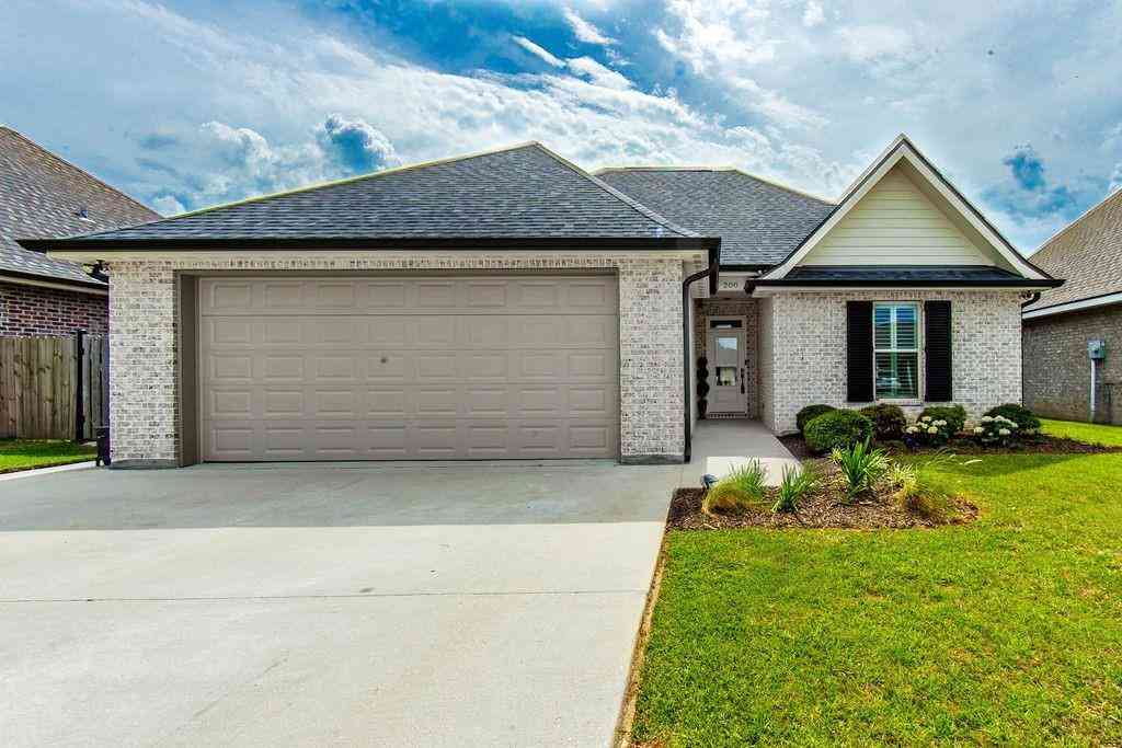 Homes For Sale - 200 Sugar Ridge Drive<br/> Houma, LA 70360