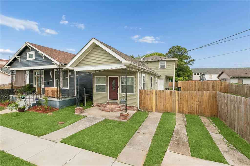 Homes For Sale - 3020 Burdette Street<br/> New Orleans, LA 70125
