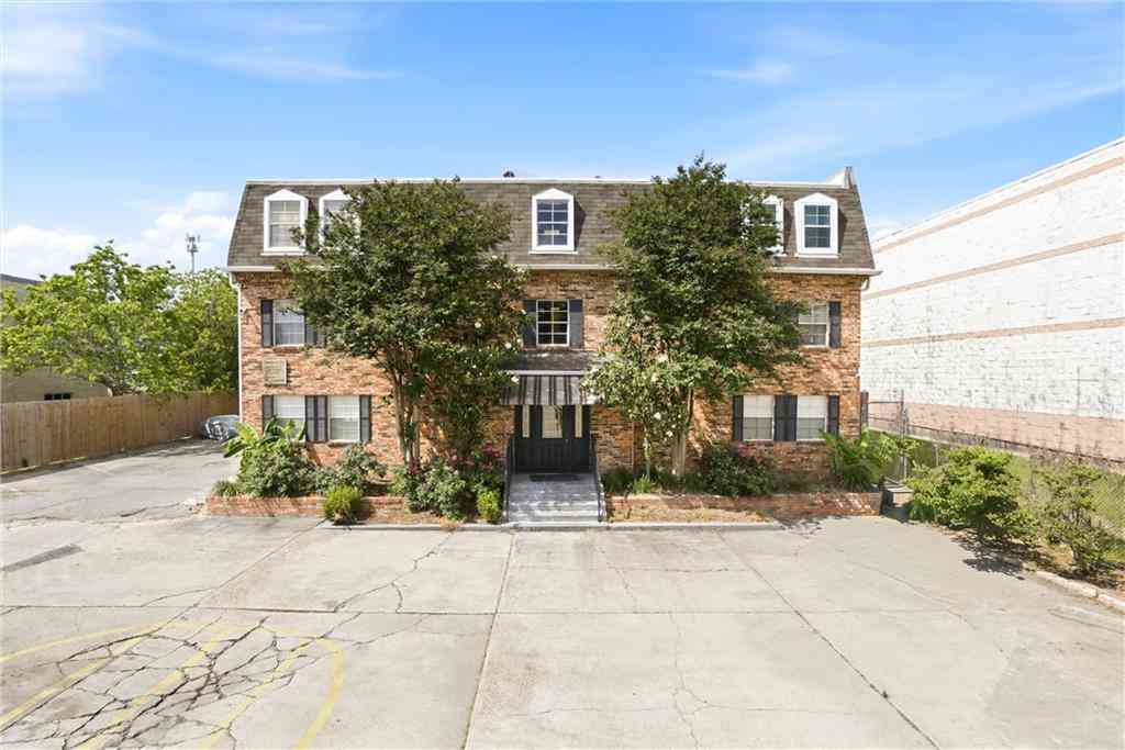 Condo For Sale - 4735 Government Street #215<br/> Baton Rouge, LA 70806