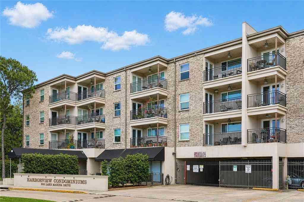 Condo For Sale - 500 Lake Marina Avenue #203<br/> New Orleans, LA 70124