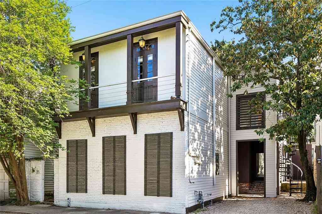 Homes For Sale - 5416 S Saratoga Street<br/> New Orleans, LA 70115