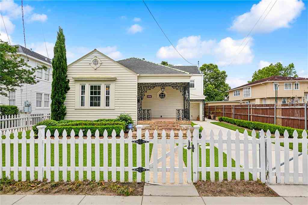 Homes For Sale - 5420 S Johnson Street<br/> New Orleans, LA 70125