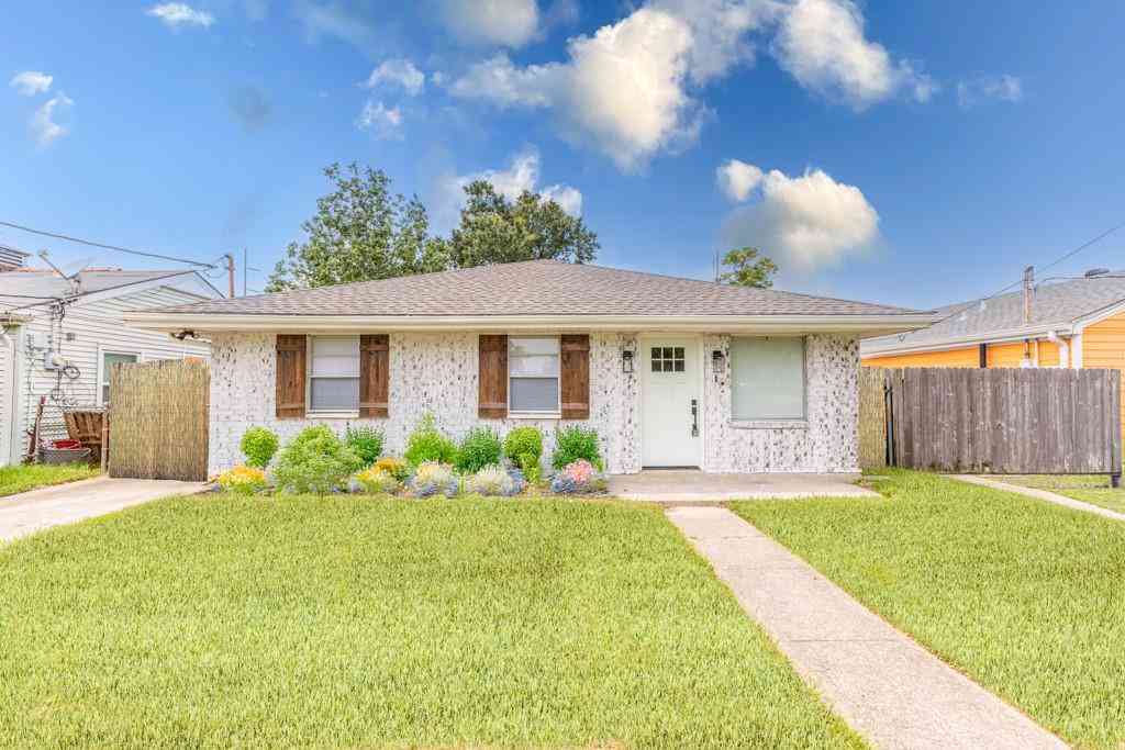 Homes For Sale - 2053 Mandolin Street<br/> New Orleans, LA 70122