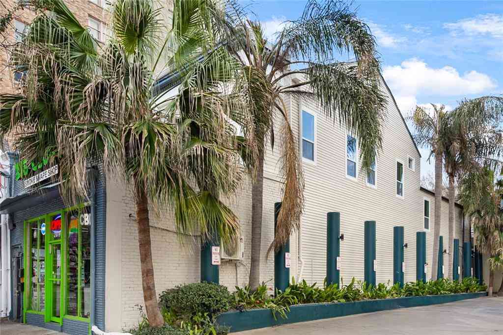 Multifamily For Rent - 2021 Saint Charles Avenue #1A<br/> New Orleans, LA 70130