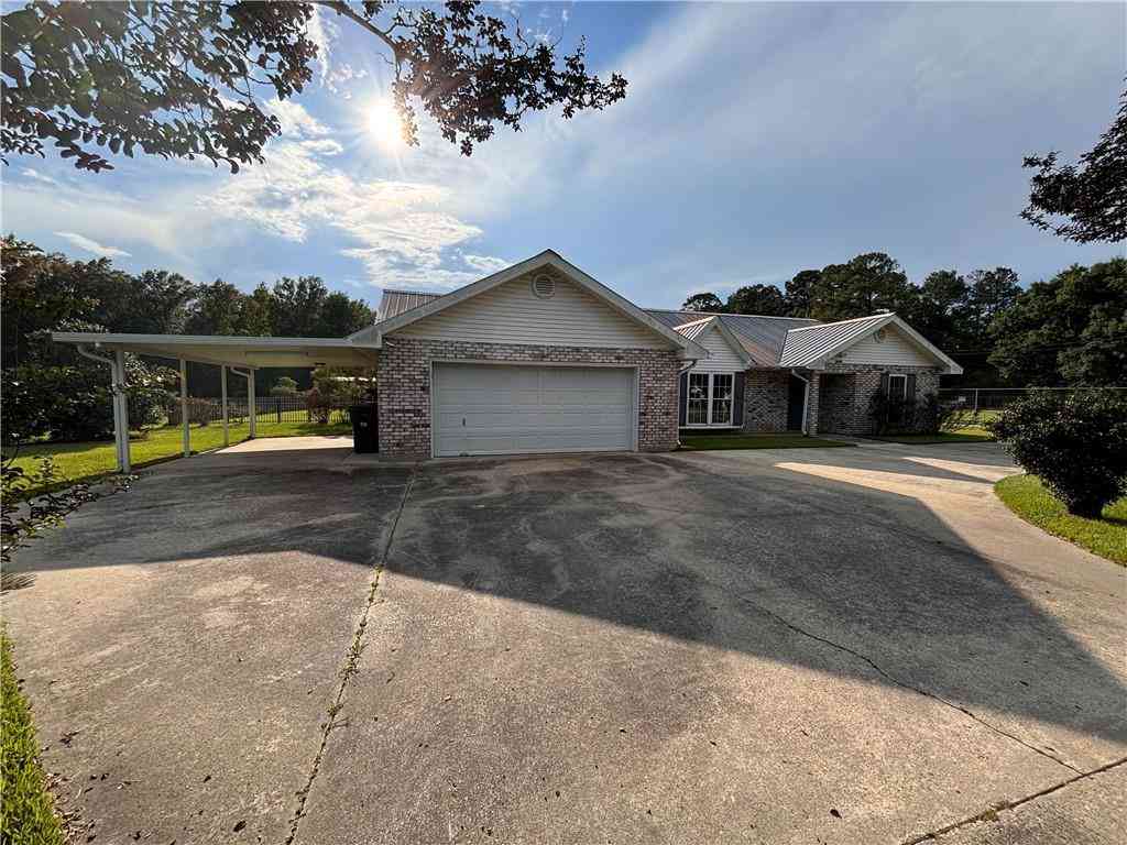 Homes For Sale - 48087 48091 Galafora Road<br/> Tickfaw, LA 70466