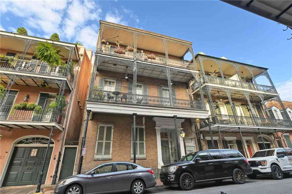 Condo For Sale - 835 St Louis Street #A<br/> New Orleans, LA 70112