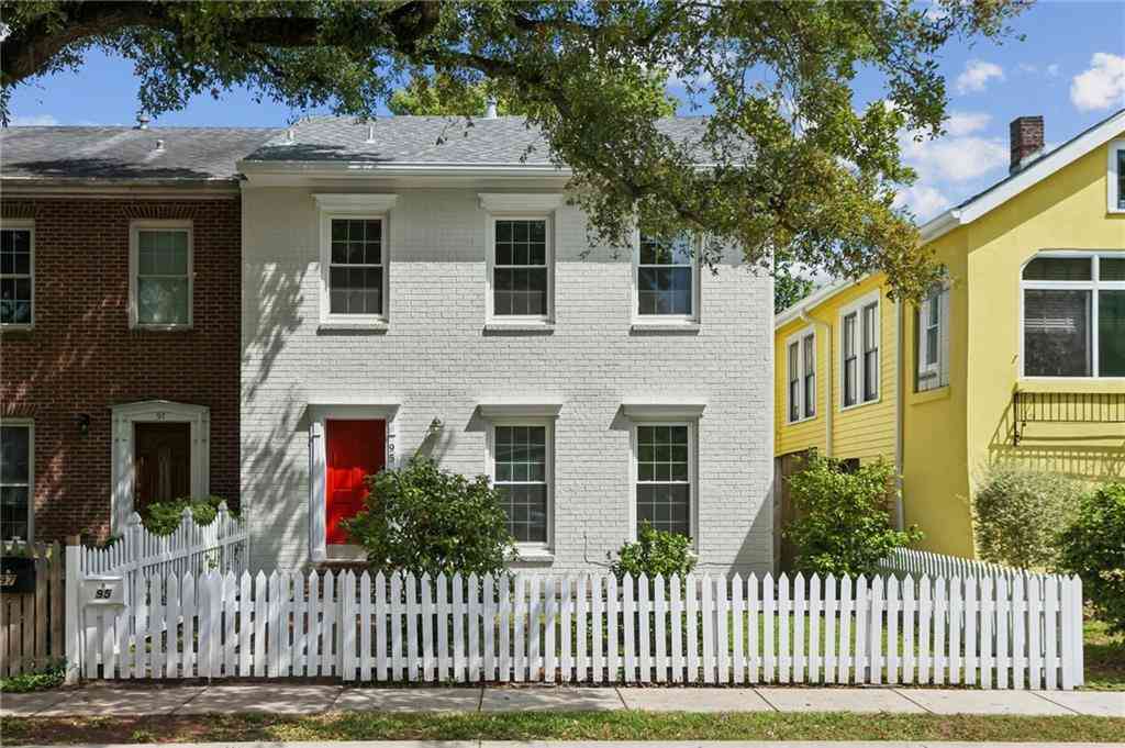 Homes For Sale - 95 Versailles Boulevard<br/> New Orleans, LA 70125