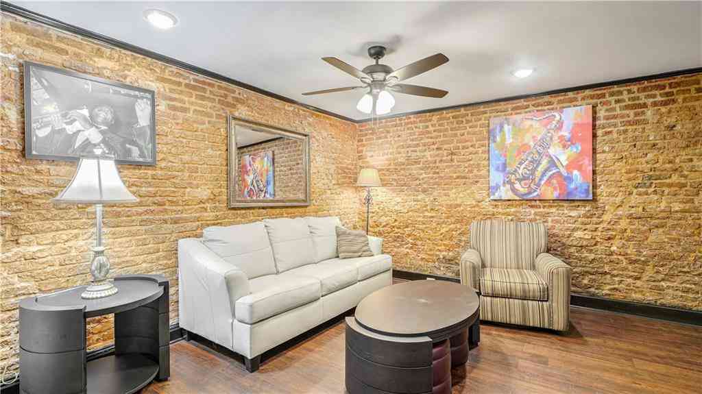 Apartment For Rent - 922 Chartres Street #D<br/> New Orleans, LA 70116
