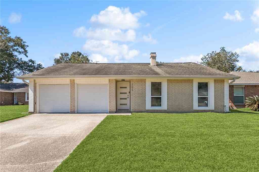 Homes For Sale - 105 Dante Circle<br/> Slidell, LA 70458