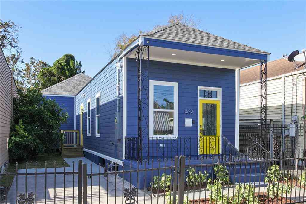 Homes For Sale - 1632 Monroe Street<br/> New Orleans, LA 70118