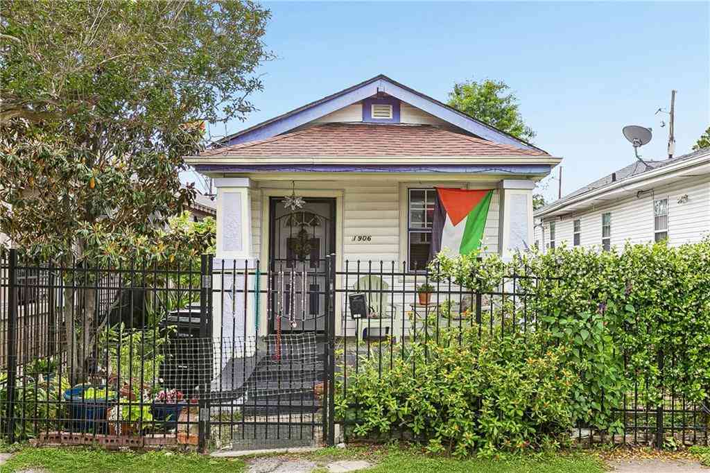 Homes For Sale - 1906 Old Prieur Street<br/> New Orleans, LA 70116