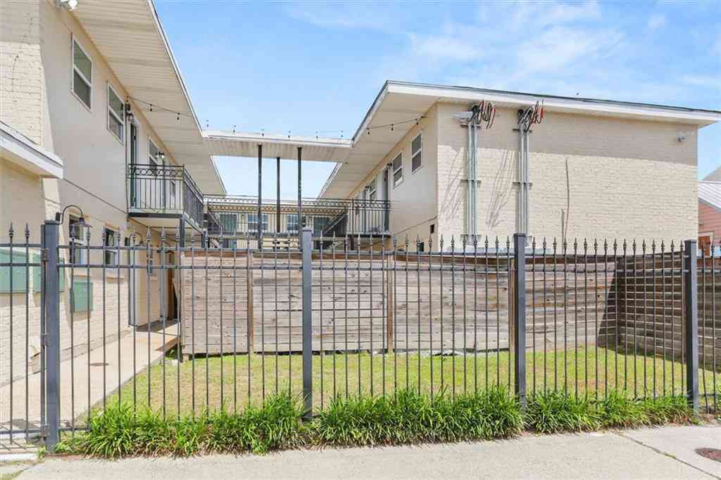 Apartment For Rent - 3909 Tchopitoulas Street #2A<br/> New Orleans, LA 70115