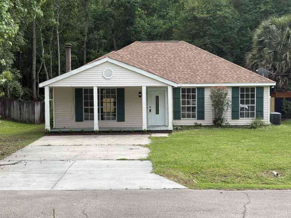 Homes For Sale - 2236 Labarre Street<br/> Mandeville, LA 70448
