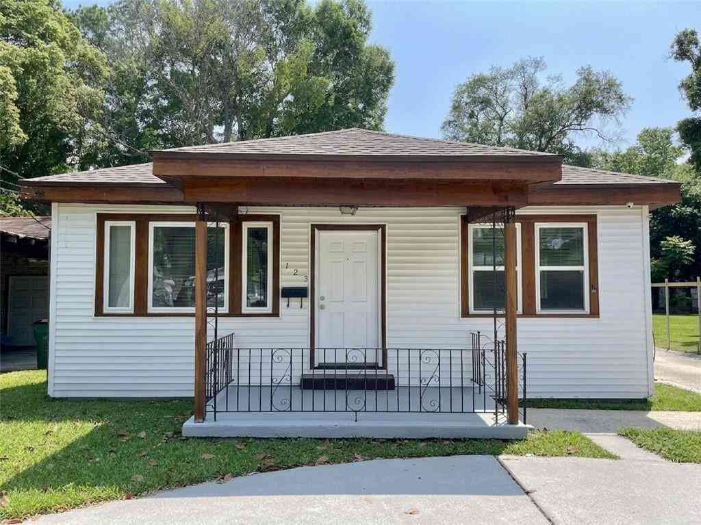 Homes For Rent - 723 Bonnabel Boulevard<br/> Metairie, LA 70005