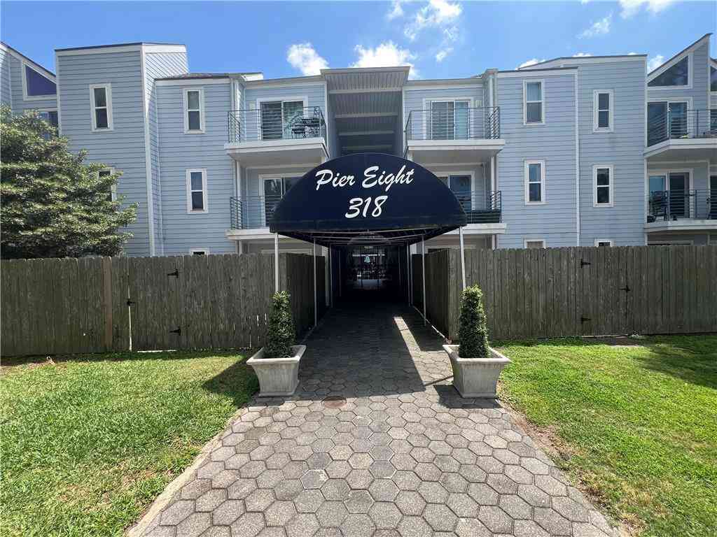 Condo For Rent - 318 Lake Marina Avenue #305<br/> New Orleans, LA 70124