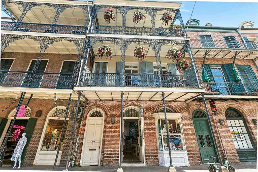 Homes For Sale - 736 Royal Street<br/> New Orleans, LA 70116