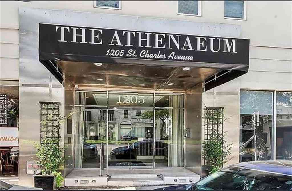 Condo For Rent - 1205 St Charles Avenue #815<br/> New Orleans, LA 70130