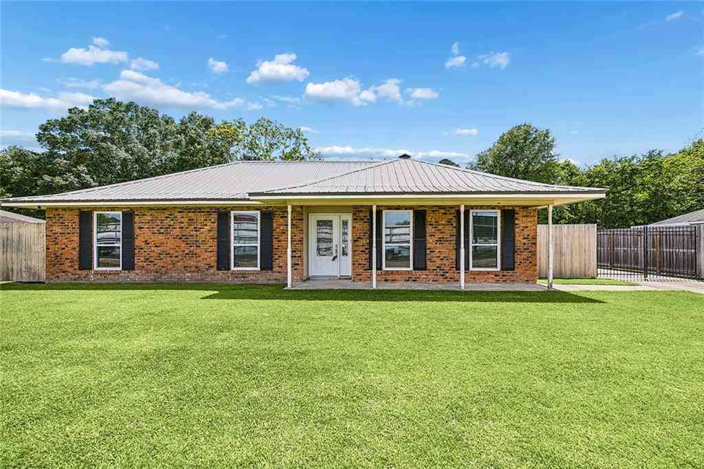Homes For Sale - 15428 Brighton Avenue<br/> Baton Rouge, LA 70818