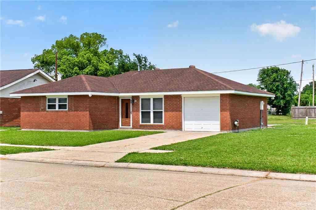 Homes For Sale - 3353 Bretagne Court<br/> Marrero, LA 70072
