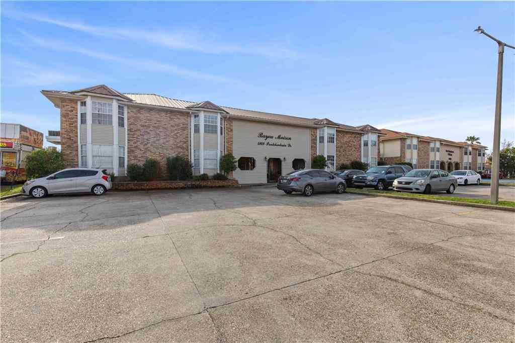 Condo For Rent - 4800 Pontchartrain Drive #5<br/> Slidell, LA 70458