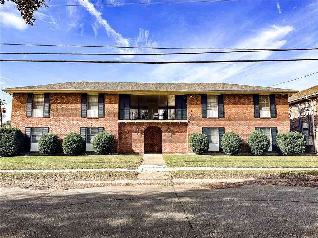Apartment For Rent - 800 Martin Behrman Avenue #203<br/> Metairie, LA 70005