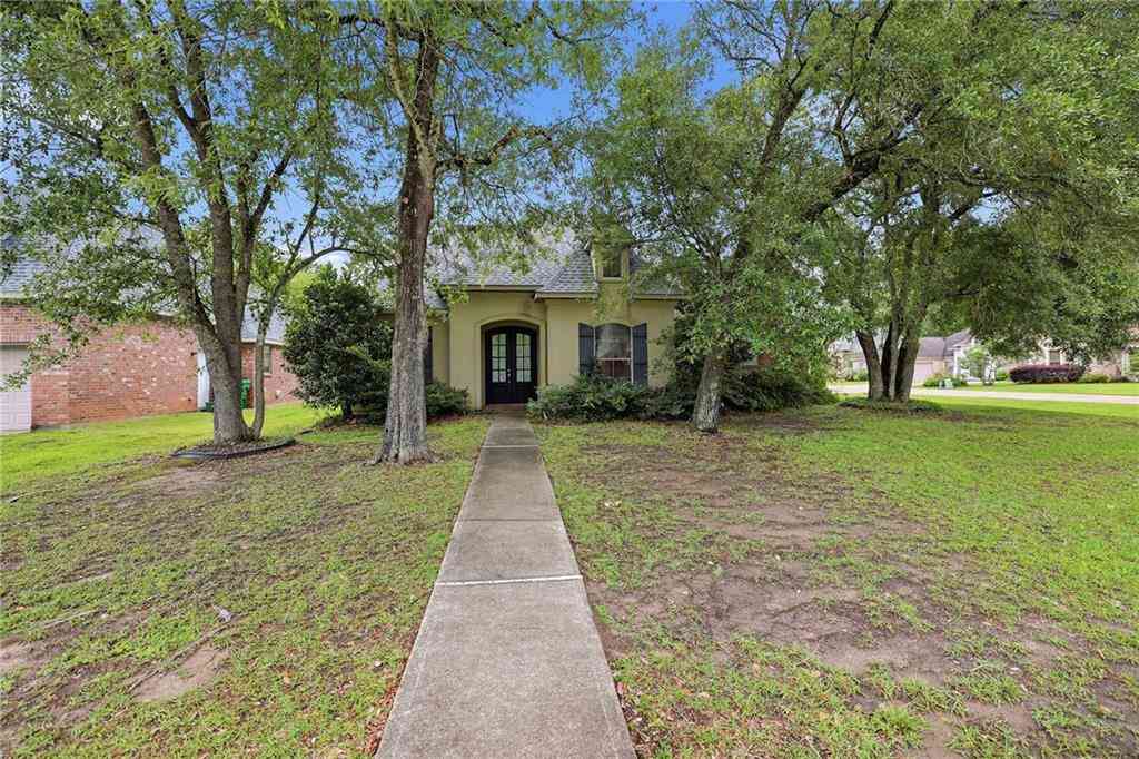 Homes For Sale - 807 Sand Fox Run Street<br/> Madisonville, LA 70447